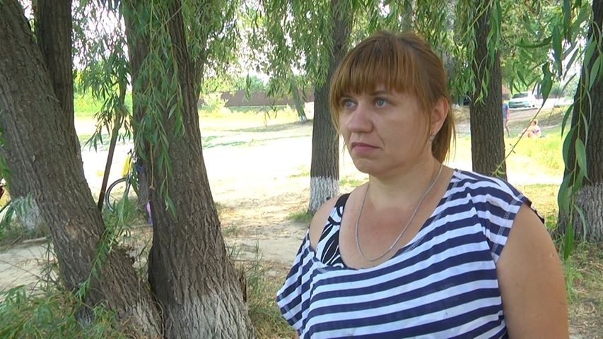 Людмила каже, цьогоріч вода у річці дуже впала